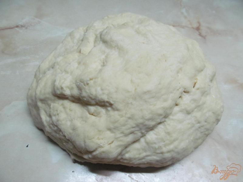 Фото приготовление рецепта: Хлебный венок с сыром шаг №3