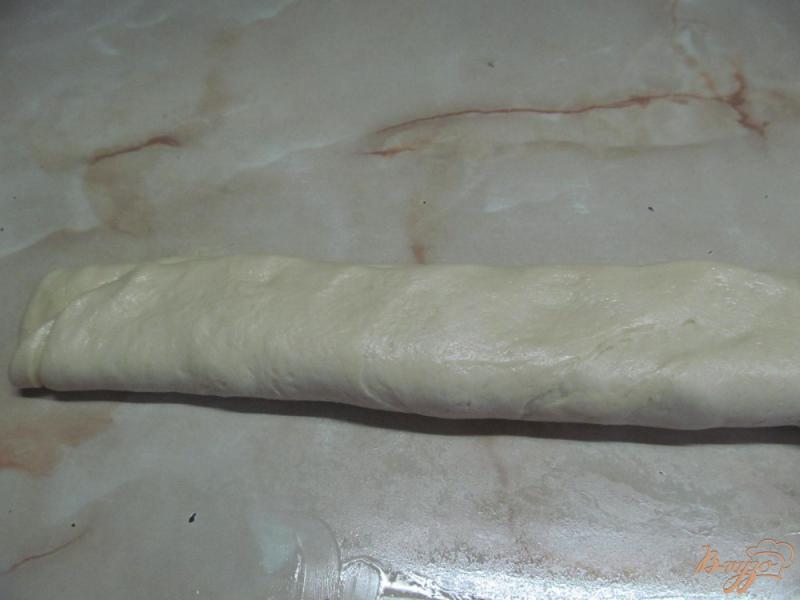 Фото приготовление рецепта: Хлебный венок с сыром шаг №7