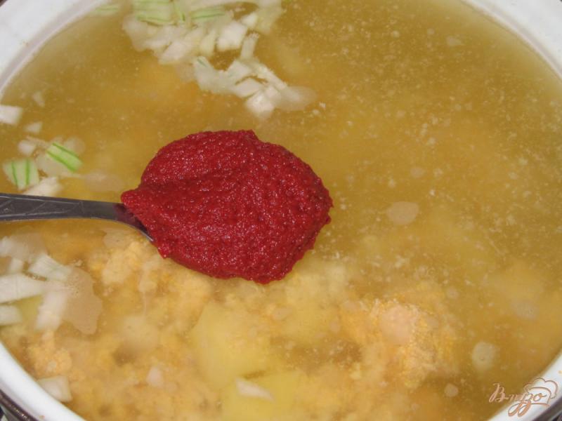 Фото приготовление рецепта: Томатный суп из икры шаг №4