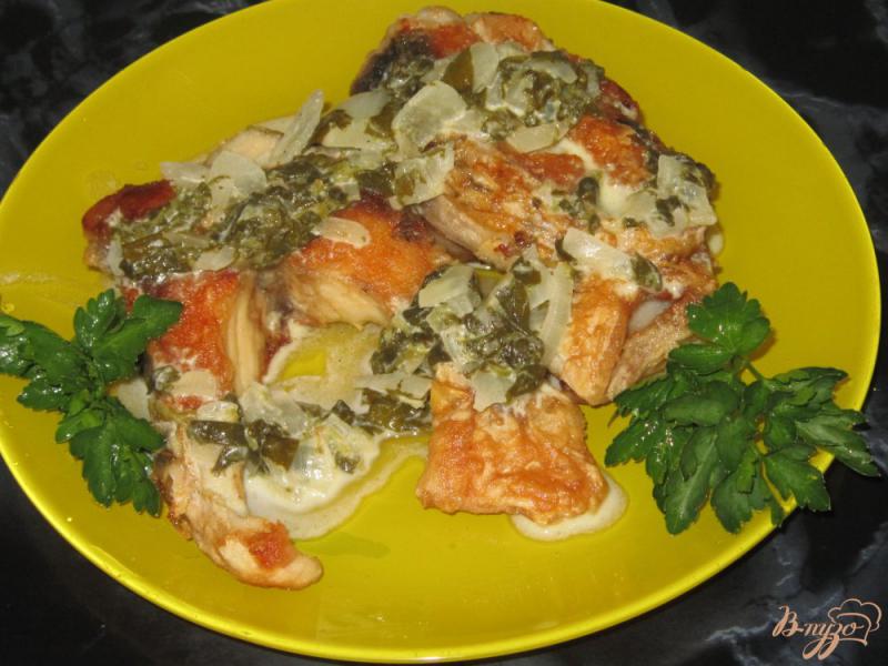 Фото приготовление рецепта: Жареная рыба под щавелевым соусом шаг №10