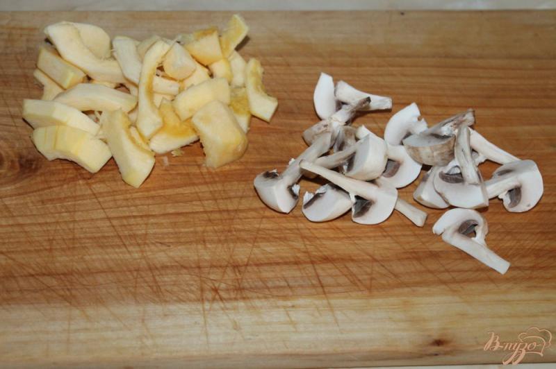 Фото приготовление рецепта: Тыквенно - грибной крем суп шаг №1