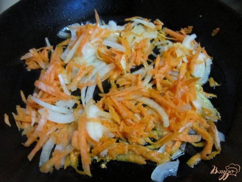 Фото приготовление рецепта: Жареные кабачки с рисом шаг №2