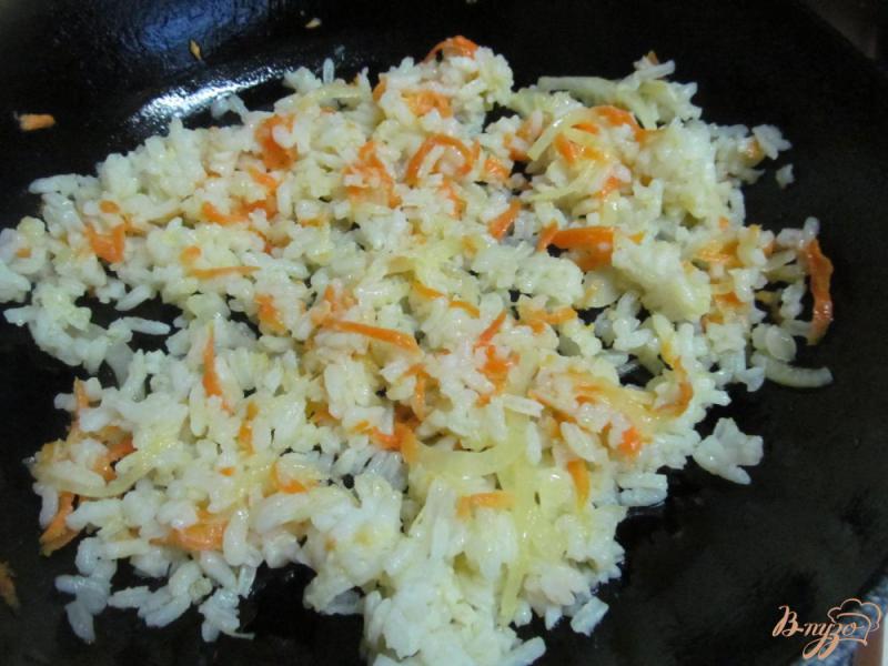 Фото приготовление рецепта: Жареные кабачки с рисом шаг №4