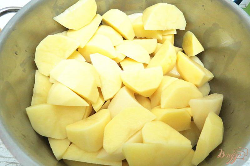 Фото приготовление рецепта: Картофель запеченный в духовке, на сале шаг №2