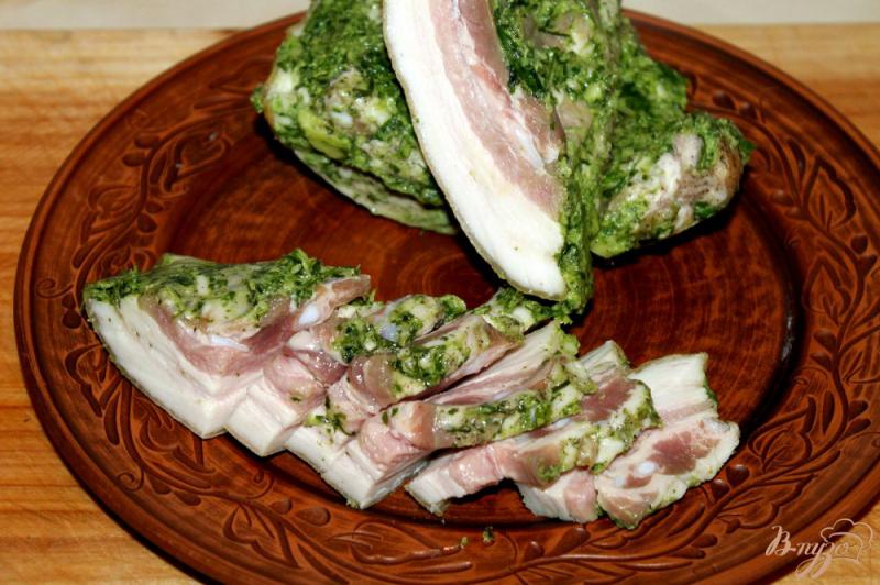Фото приготовление рецепта: Маринованное сало с прорезью мяса в чесночном соусе шаг №6