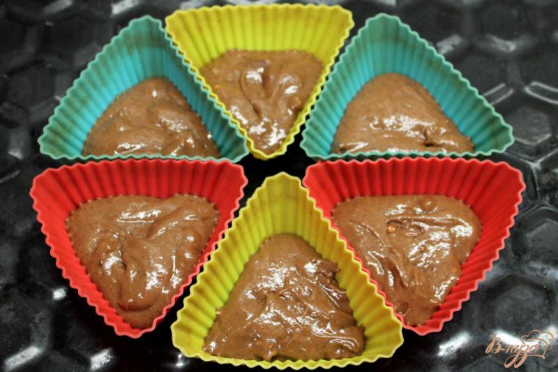 Фото приготовление рецепта: Шоколадные кексы на сливках шаг №5