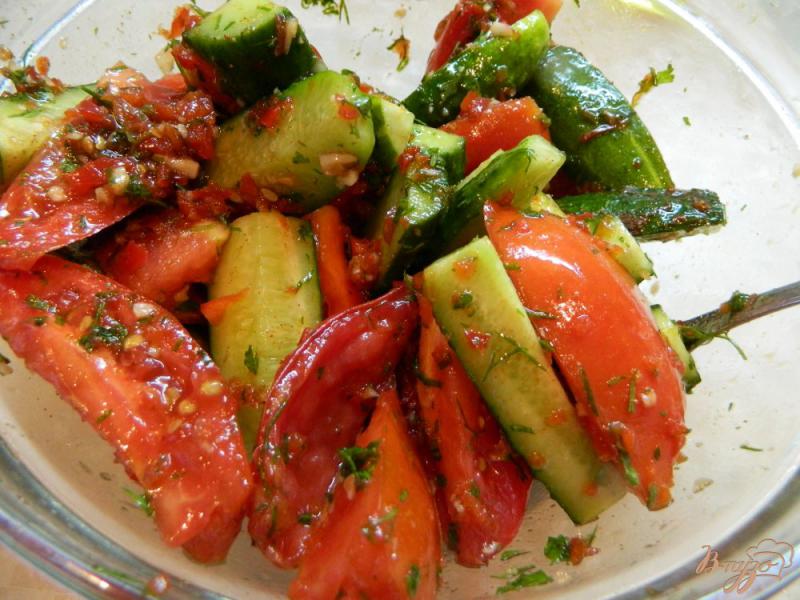 Фото приготовление рецепта: Маринованные огурцы и помидоры шаг №5