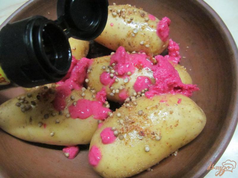 Фото приготовление рецепта: Печеный картофель в хрене с кориандром шаг №2