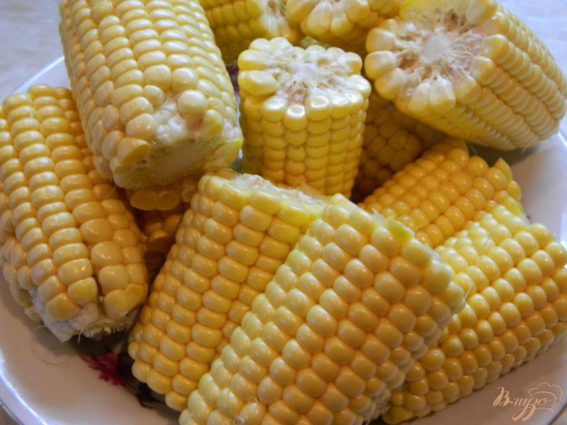 Фото приготовление рецепта: Сладкая кукуруза с маслом и итальянскими травами шаг №1