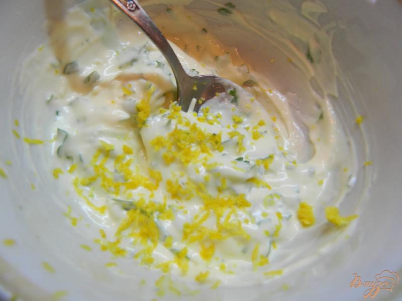 Фото приготовление рецепта: Оладьи  из кабачков с сыром и лимонным соусом шаг №6