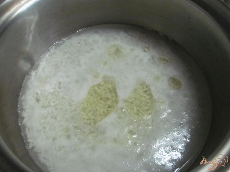 Фото приготовление рецепта: Рис с яйцом от Джейми Оливера шаг №1