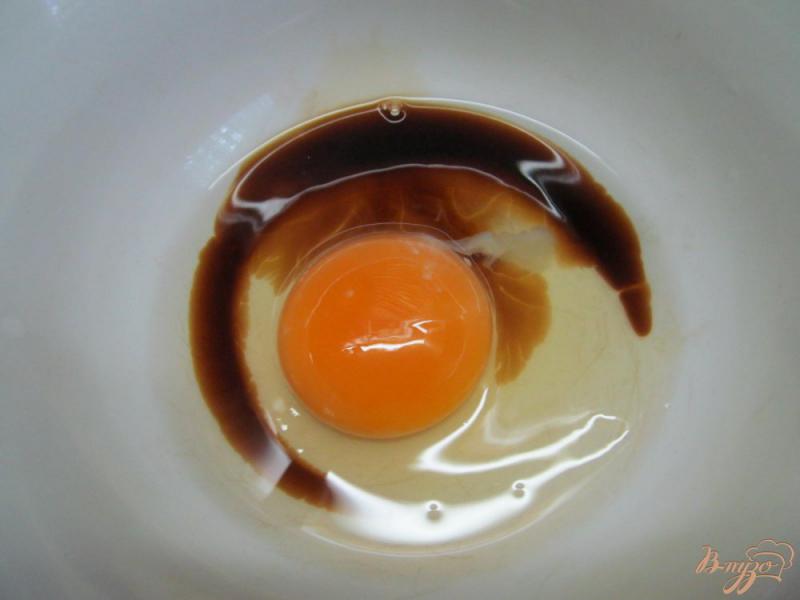 Фото приготовление рецепта: Рис с яйцом от Джейми Оливера шаг №2