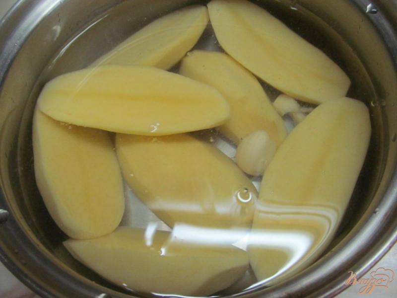 Фото приготовление рецепта: Картофельное пюре с отбивными из цветной капусты шаг №1