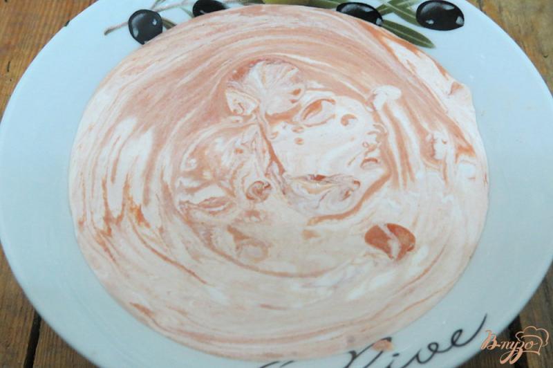 Фото приготовление рецепта: Капуста тушёная в томатно-сметанном соусе с колбасой шаг №8
