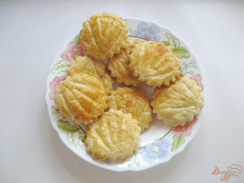Фото приготовление рецепта: Слоеные пирожные с заварным кремом «Ракушка» шаг №5
