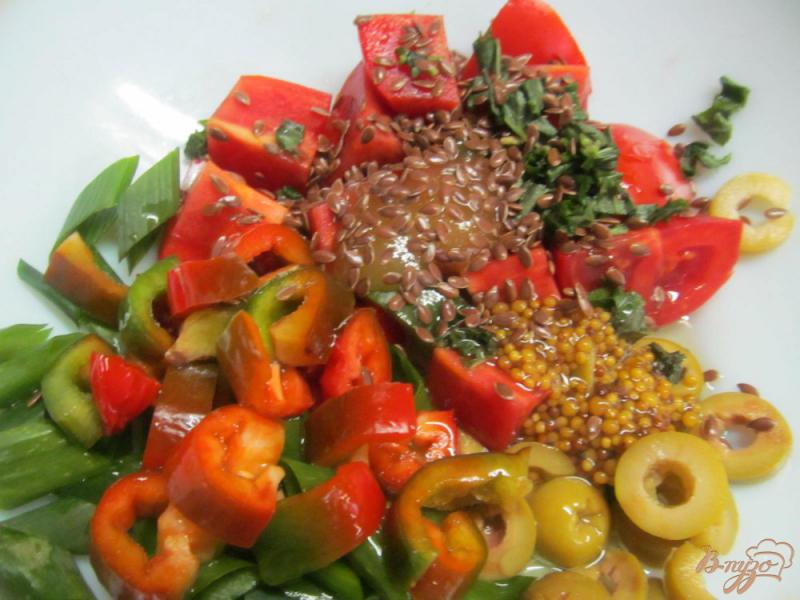 Фото приготовление рецепта: Овощной салат с творогом шаг №2