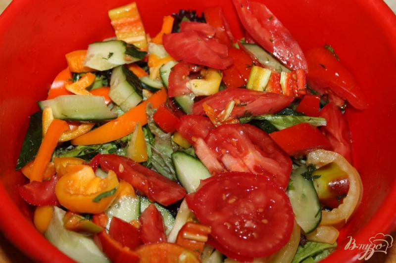 Фото приготовление рецепта: Салат с мясом и орешками шаг №5