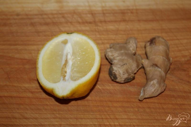 Фото приготовление рецепта: Имбирно - лимонная витаминная заготовка для чая шаг №1