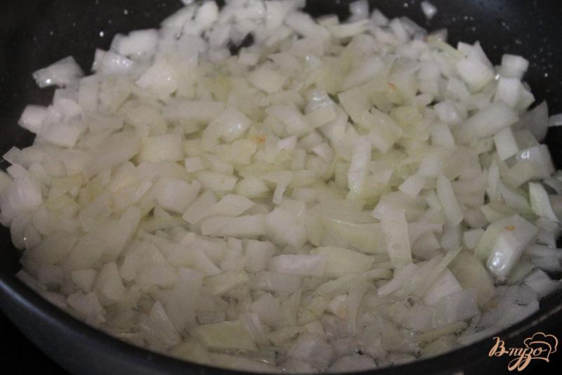 Фото приготовление рецепта: Пассированные овощи для зимнего борща шаг №1