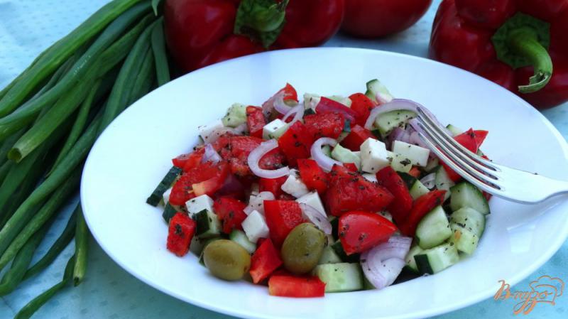Фото приготовление рецепта: Греческий салат с брынзой шаг №6