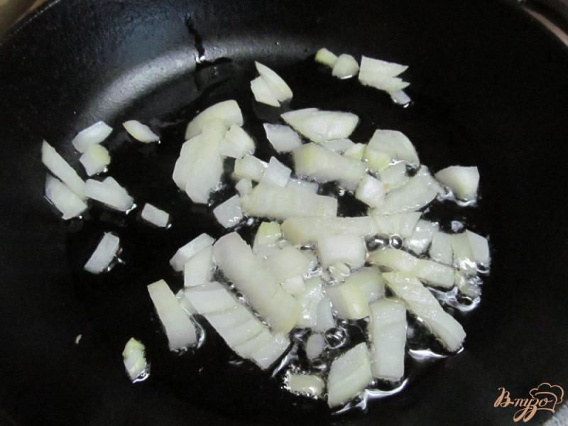 Фото приготовление рецепта: Паста с соусом из свиного фарша и баклажанов шаг №2