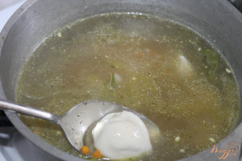 Фото приготовление рецепта: Картофельный суп с пельменями шаг №5