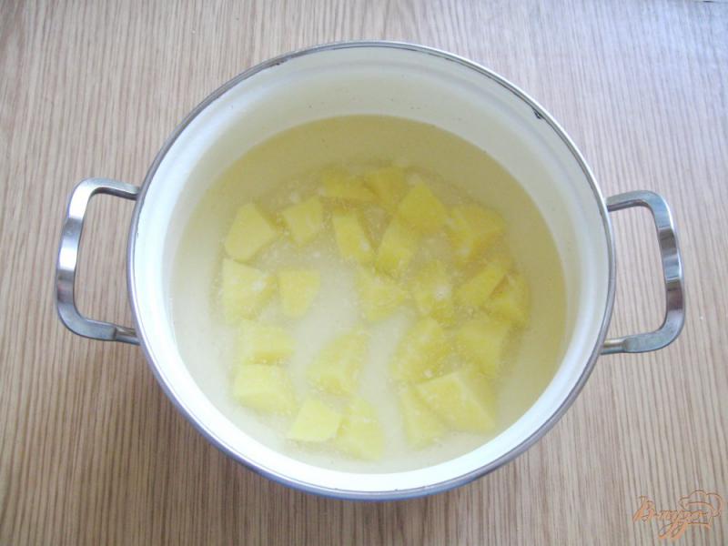 Фото приготовление рецепта: Суп с рисом и зеленым горошком шаг №1