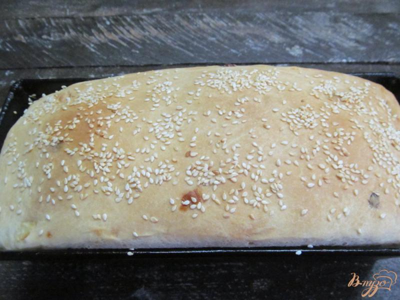 Фото приготовление рецепта: Луковый хлеб на сливочном масле шаг №8