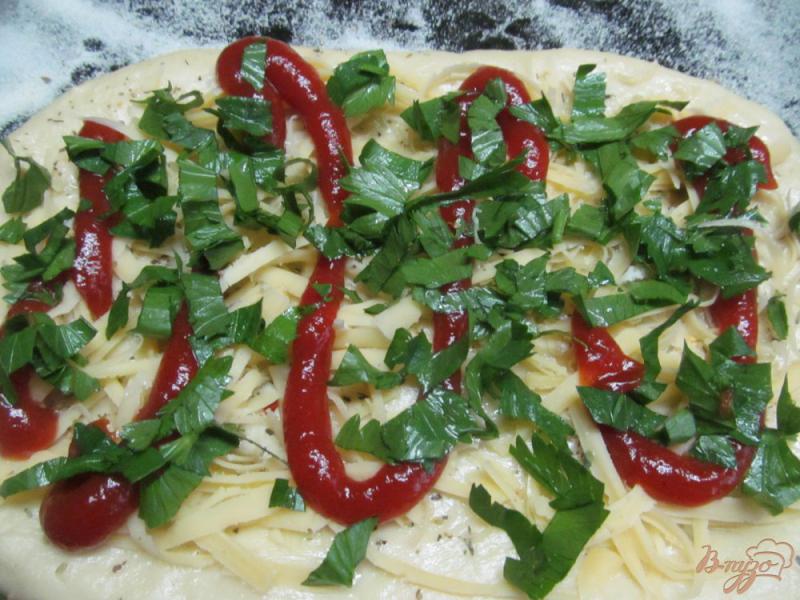 Фото приготовление рецепта: Пицца с сельдереем и моцареллой шаг №5