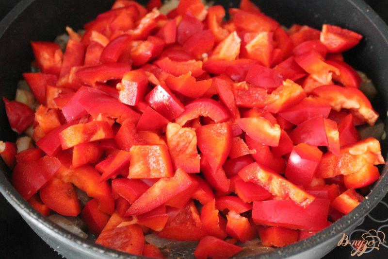 Фото приготовление рецепта: Баклажан, перец и помидор на зиму шаг №3