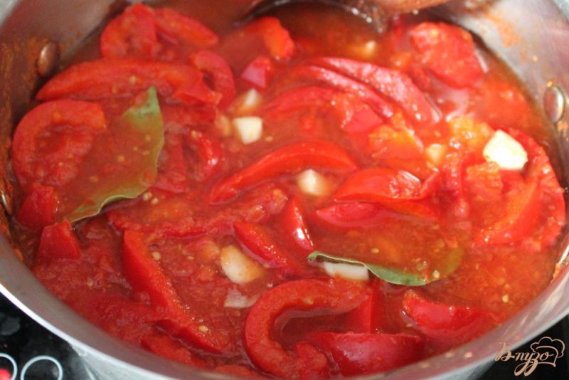 Фото приготовление рецепта: Лечо из перца ротонда с помидорами и чесноком шаг №5