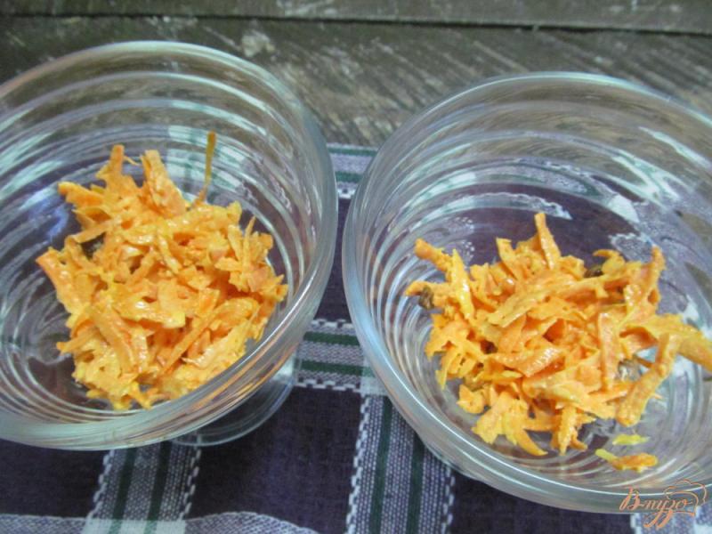 Фото приготовление рецепта: Салат из курицы с морковью и свеклой шаг №3