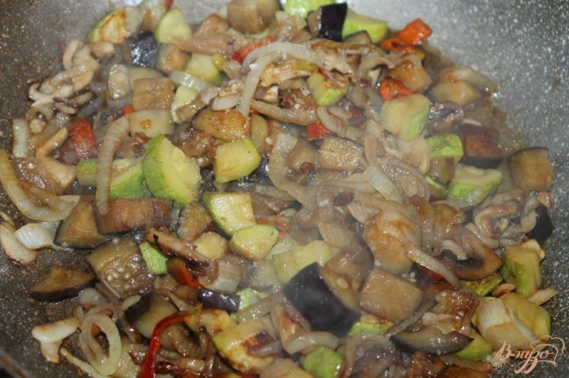 Фото приготовление рецепта: Жареные овощи в китайском стиле шаг №4