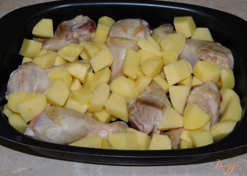 Фото приготовление рецепта: Курица с овощами в духовке шаг №2