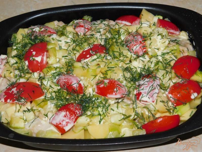 Фото приготовление рецепта: Курица с овощами в духовке шаг №6