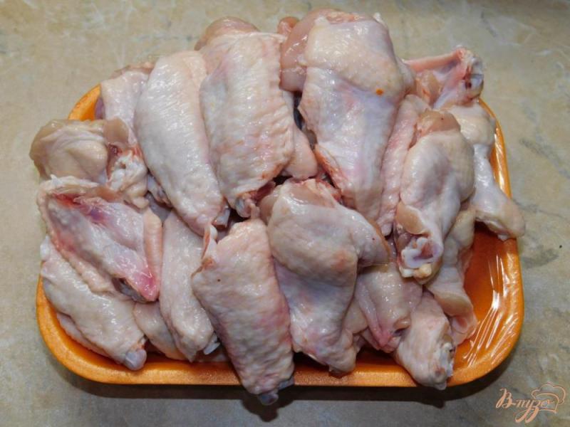 Фото приготовление рецепта: Куриные крылышки в панировке шаг №1