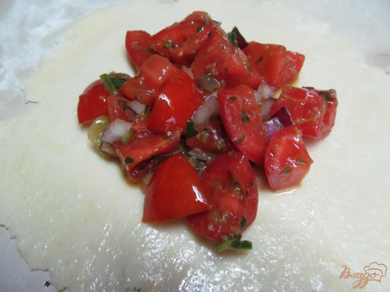 Фото приготовление рецепта: Тарт с помидорным салатом шаг №5