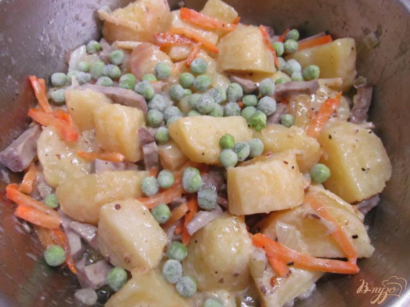 Фото приготовление рецепта: Тушеные почки с овощами шаг №5