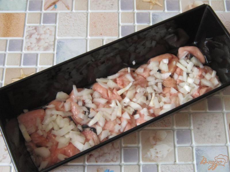 Фото приготовление рецепта: Запеканка с рыбными молоками и свининой шаг №3