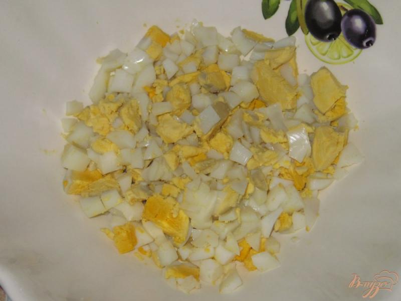 Фото приготовление рецепта: Салат крабовый с маринованными опятами шаг №1