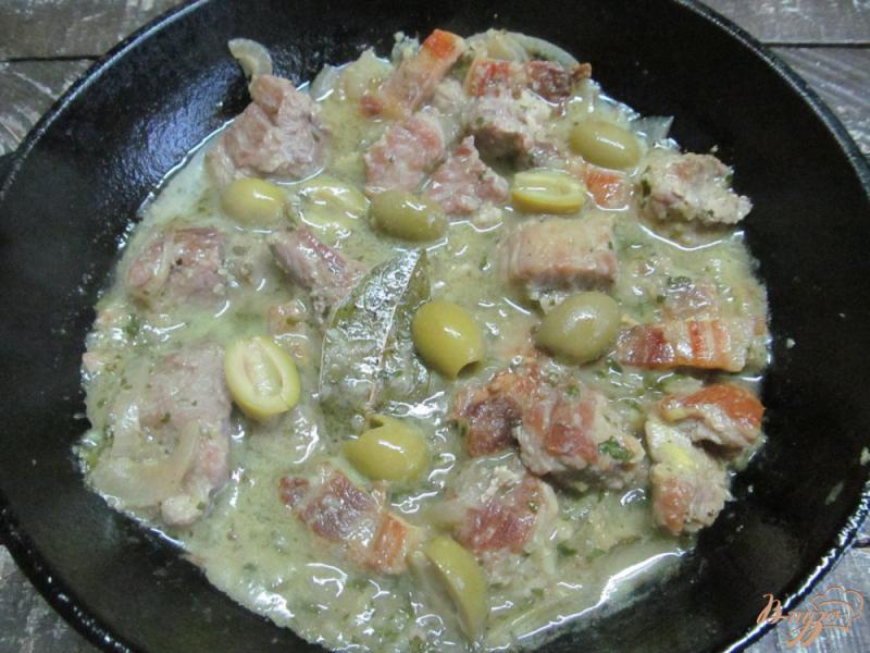 Фото приготовление рецепта: Мясо свинины в яблочном соусе шаг №7