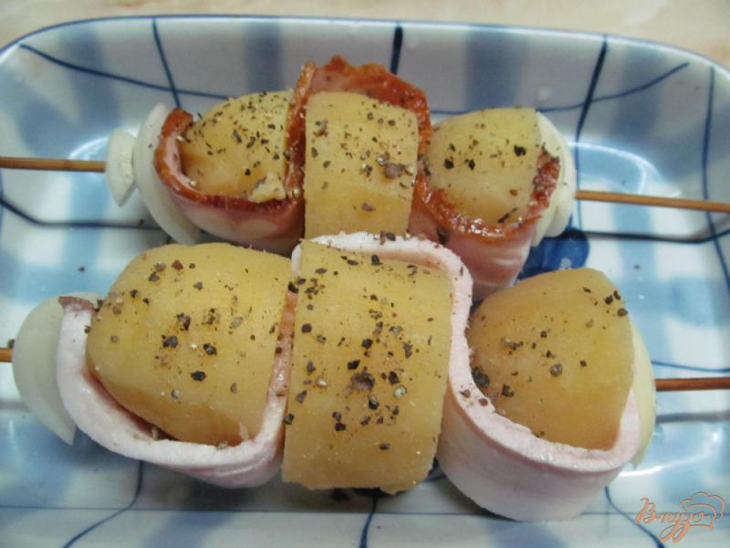 Фото приготовление рецепта: Картофельный кебаб с соусом шаг №2