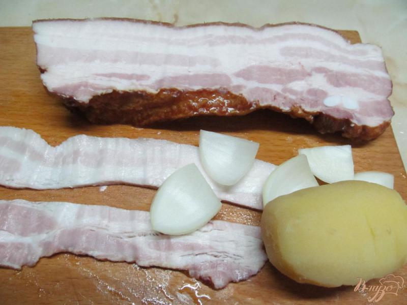 Фото приготовление рецепта: Картофельный кебаб с соусом шаг №1