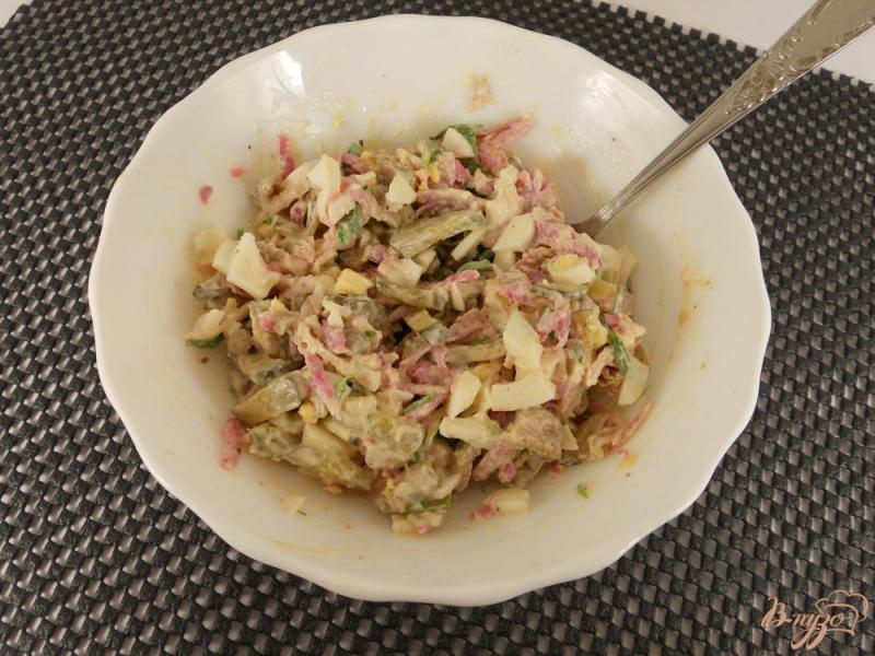 Фото приготовление рецепта: Салат «Удовольствие» из красной редьки и мяса шаг №4