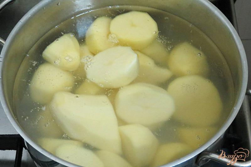 Фото приготовление рецепта: Базиликово - картофельное пюре шаг №3