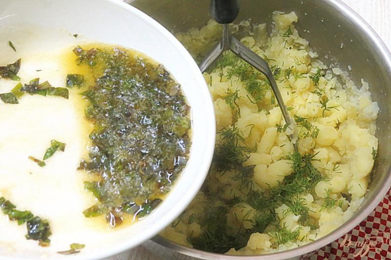 Фото приготовление рецепта: Базиликово - картофельное пюре шаг №9