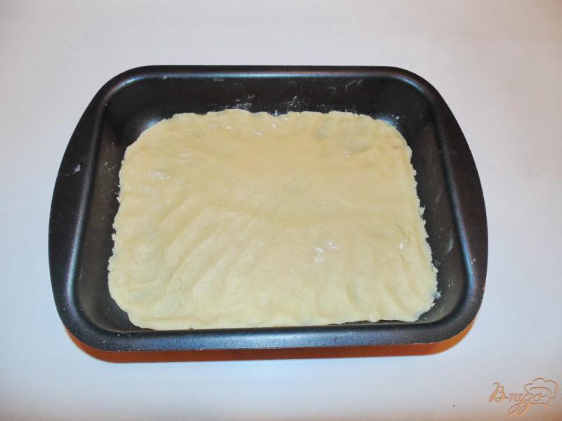 Фото приготовление рецепта: Песочный пирог с повидлом шаг №5