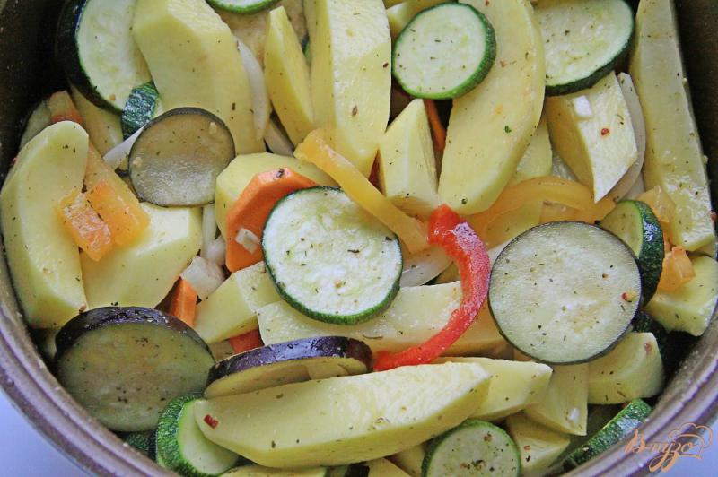 Фото приготовление рецепта: Ребрышки с овощами в рукаве шаг №8