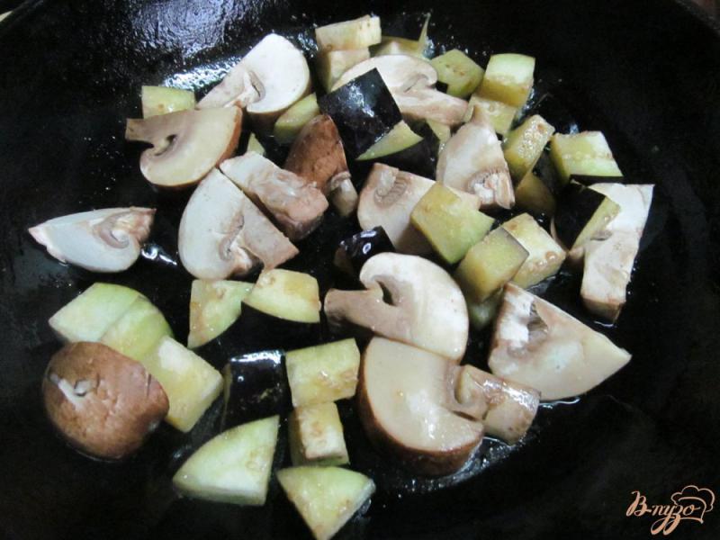 Фото приготовление рецепта: Овощная гречневая каша с грибами шаг №1