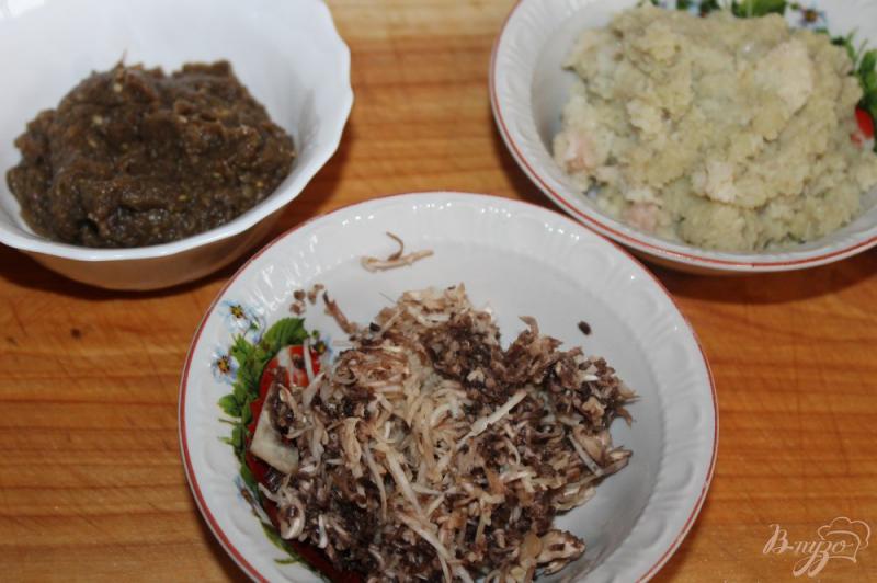 Фото приготовление рецепта: Котлеты из цветной капусты, печеного баклажана и грибов шаг №1